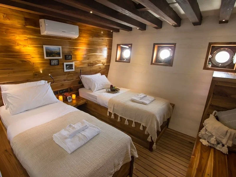 Deluxe Twin Cabin - Image 1